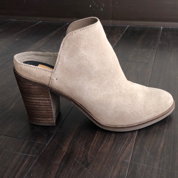 Dolce Vita Healed Booties - Picture 1 of 4